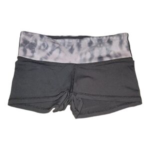 Lululemon shorts size 6